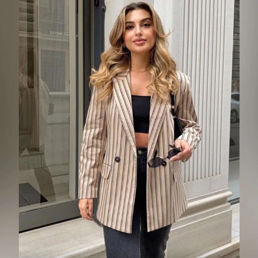 ZARA • NWT Oversized Striped Beige Blazer - Picture 3 of 11